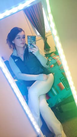 Liz's OnlyFans profile photo