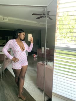 Lea's OnlyFans profile photo