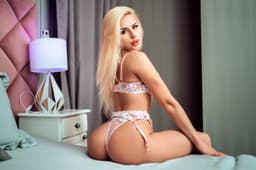MAYA's OnlyFans profile photo