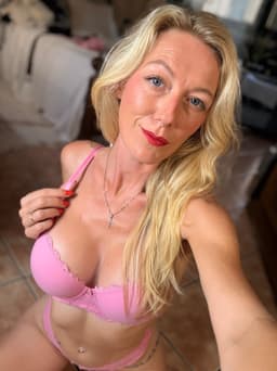 POLLY's OnlyFans profile photo
