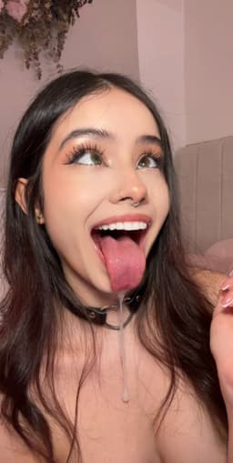 mia's OnlyFans profile photo