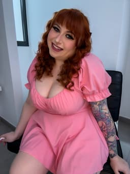 Lydia West's OnlyFans profile photo