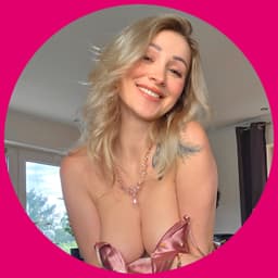 Sue's OnlyFans profile photo