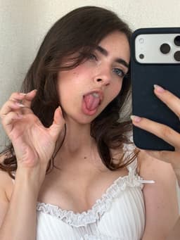 Chloé's OnlyFans profile photo