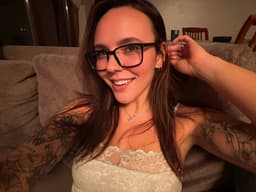 Glassescutie24's OnlyFans profile photo