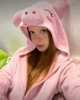 Mia's OnlyFans profile photo
