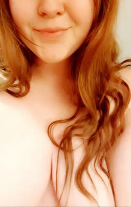 Curvy Norwegian Redhead's OnlyFans profile photo